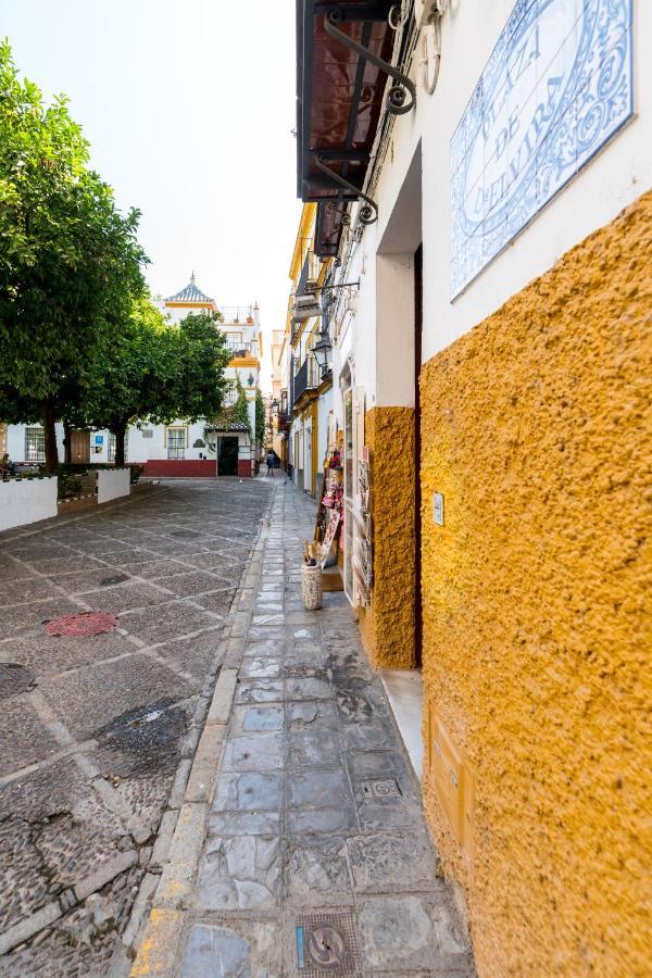 Dona Elvira Suites Cathedral Seville Exterior photo