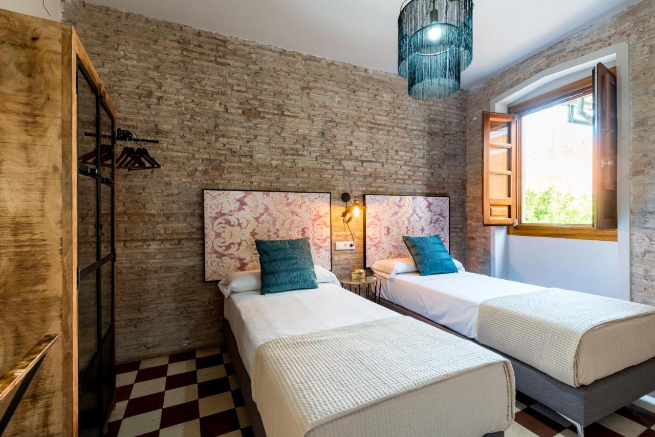 Dona Elvira Suites Cathedral Seville Exterior photo
